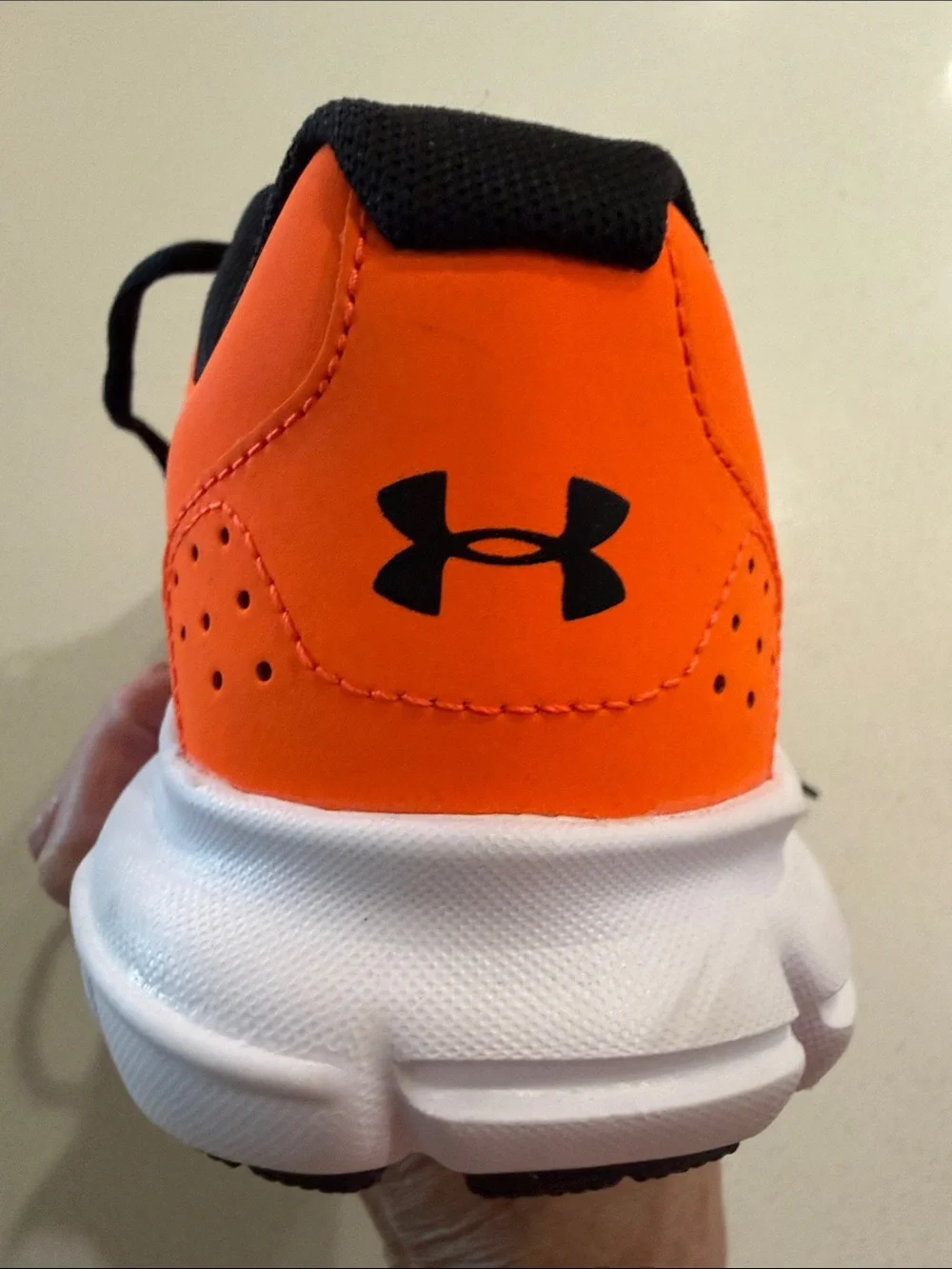 Under Armour  Orange and Black Low-Top Sneakers Size 7Y (euro 40) Men’s 7